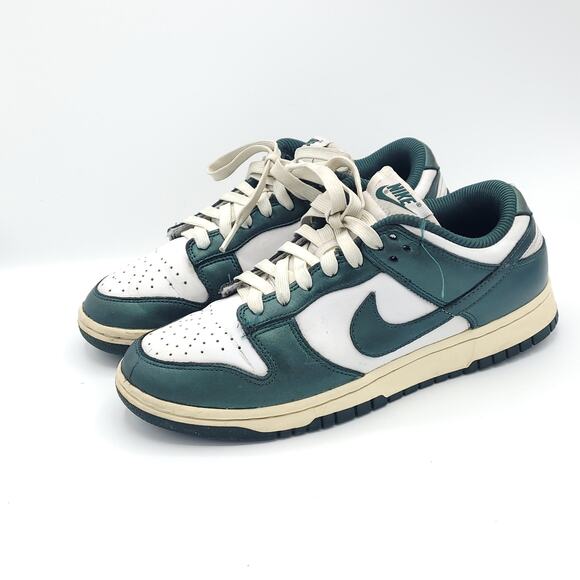 Nike Dunk Low Vintage Green DQ8580-100 women's size 8 - Picture 1 of 9